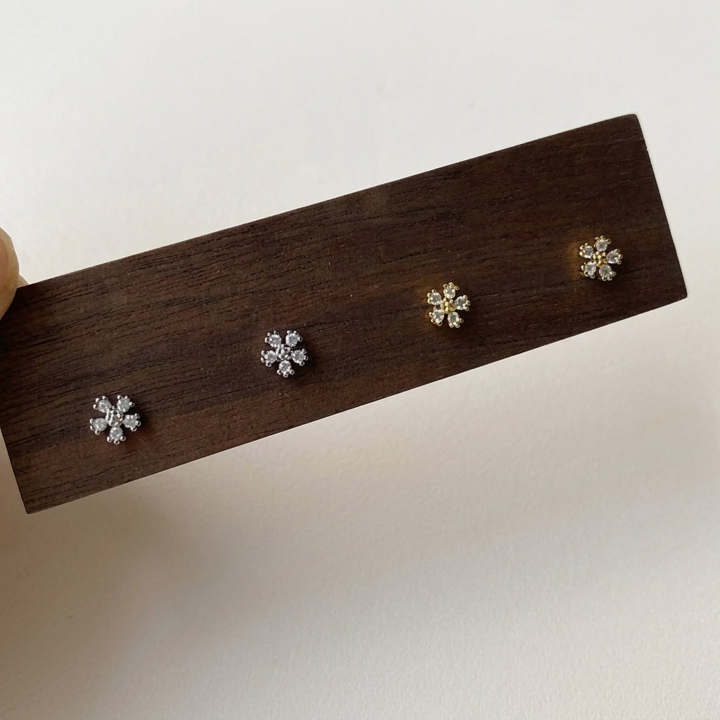 18K Gold Plated 925 Sterling Silver Flower Stud Earrings - Daisy